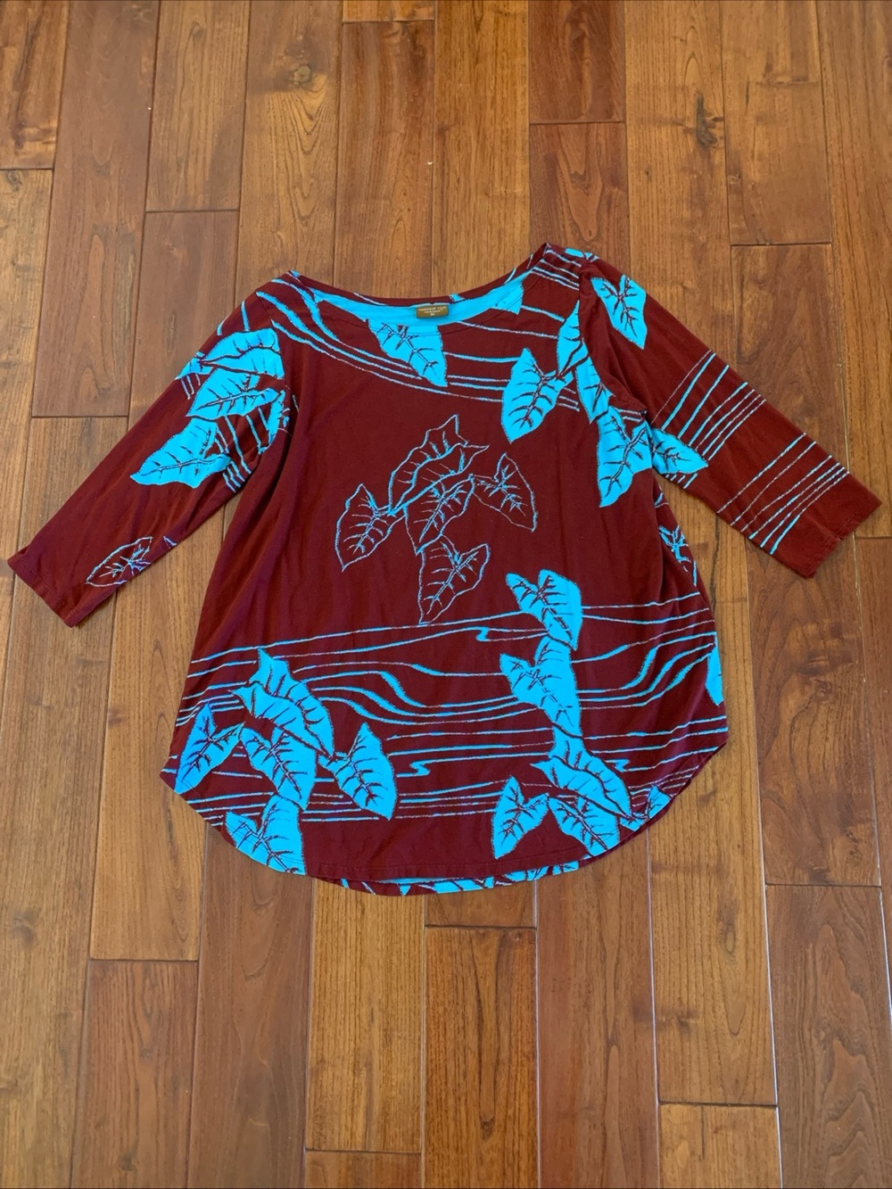 Wahine Toa Designs Top Size 3X Wearable Art Botanical Rayon ¾ Sleeve Brick Red
